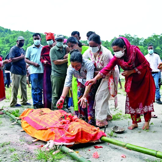 Nepal'de Sel Felaketi: Morglar Doldu, Cenazeler Toplu Defnediliyor