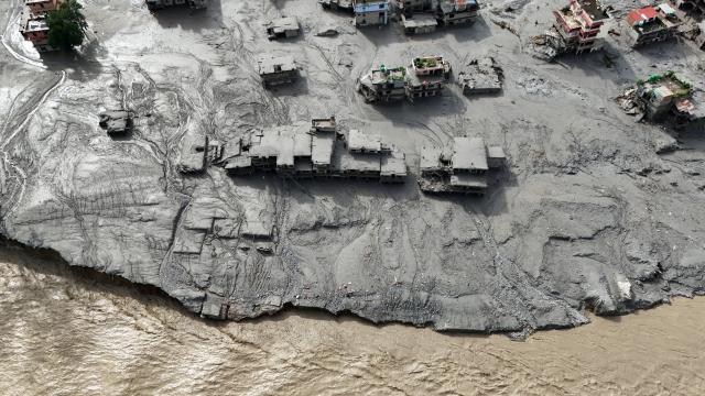 Nepal'deki sellerde ölü sayısı 270'e ulaştı