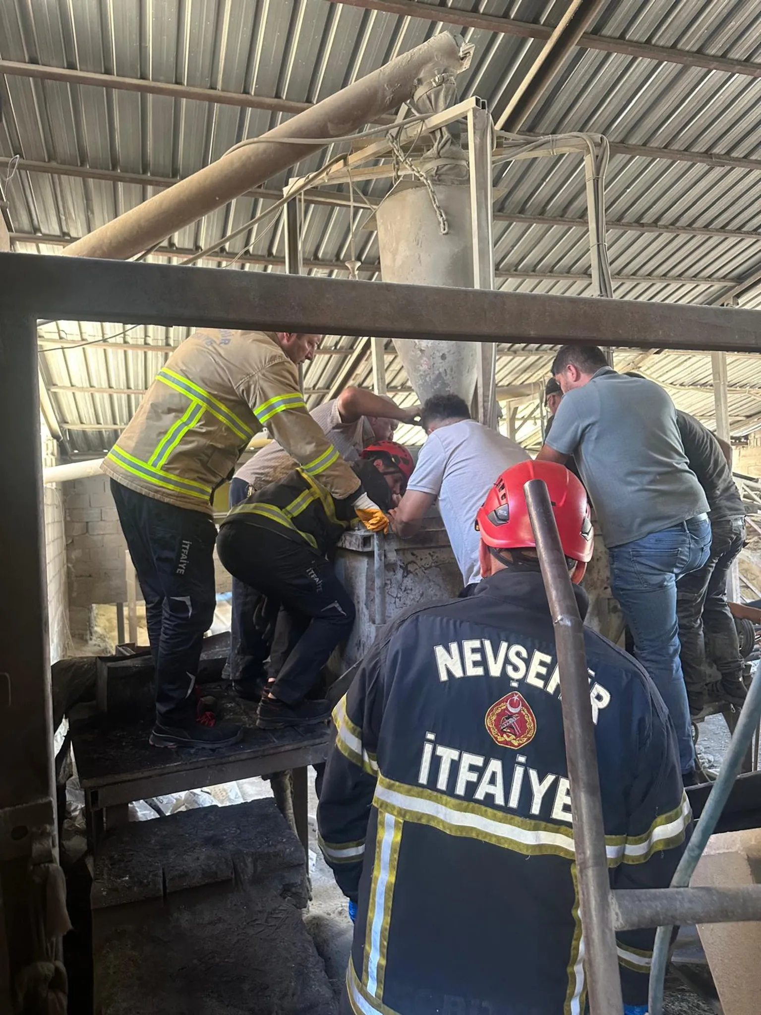 Nevşehir'de feci iş kazası: Harç makinesine sıkışan işçi hayatını kaybetti