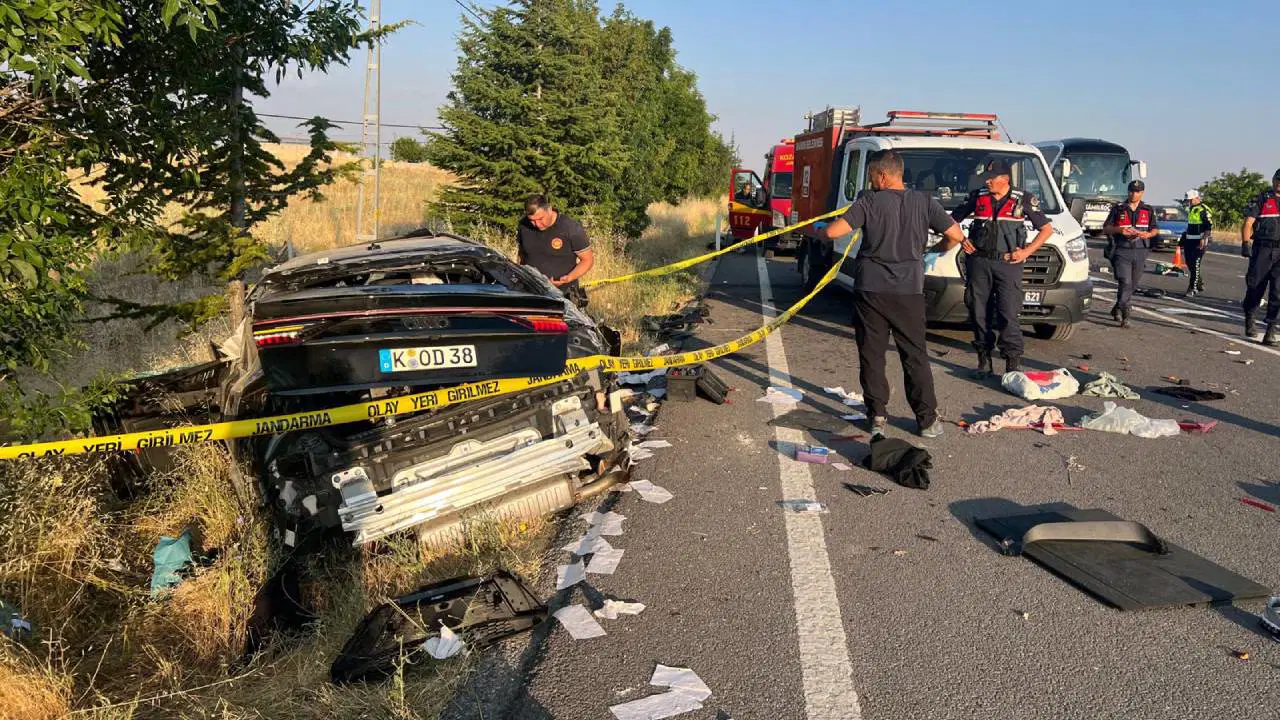 Nevşehir'de korkunç kaza: Gurbetçi aileden 3 kişi öldü, 1 yaralı
