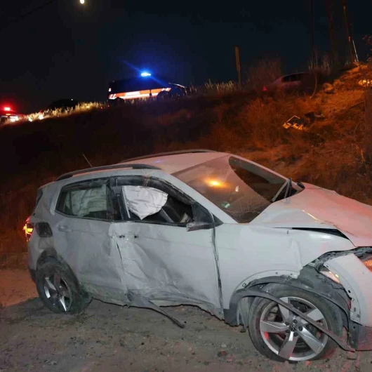Nevşehir'de lastik patlaması sonucu otomobil takla attı: 2 yaralı