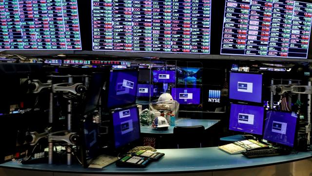 New York borsası jeopolitik gerilimlerin gölgesinde düşüşle açıldı