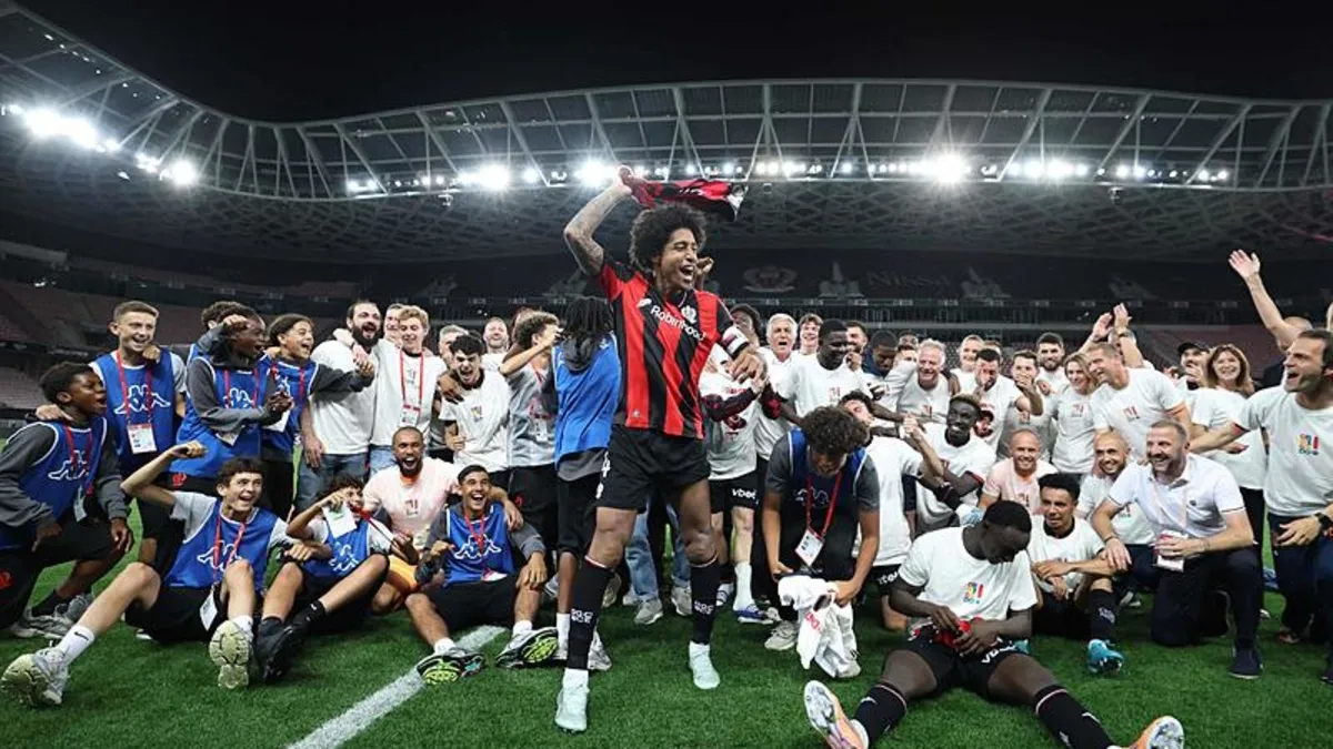 Nice Ligue 1'de Kaldı, Saint-Etienne Küme Düştü