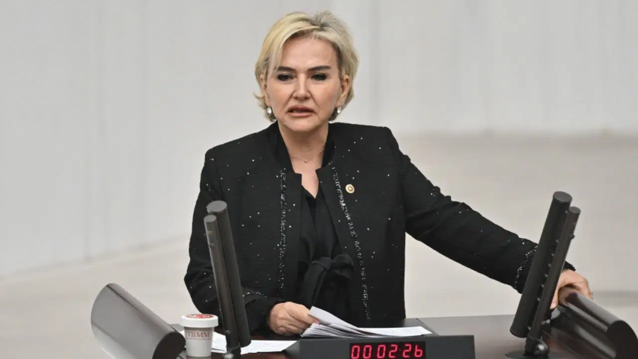 Nimet Özdemir AKP'ye katıldı mı? İstifa süreci ve siyasi kariyeri