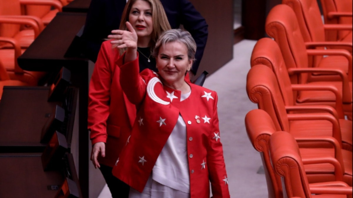 Nimet Özdemir'in üçüncü parti transferi: CHP'den AKP'ye geçiş ve geçmişin silinmesi
