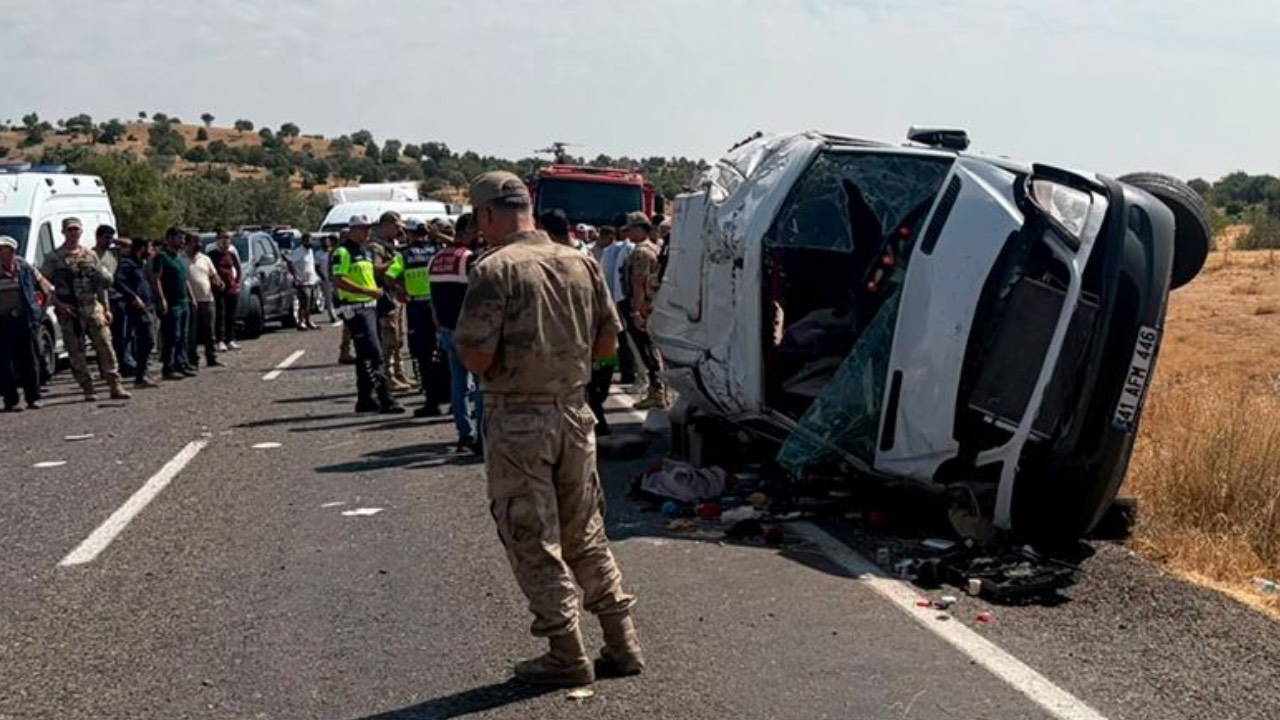Nişan Yolunda Kaza: 7 Kişi Hayatını Kaybetti