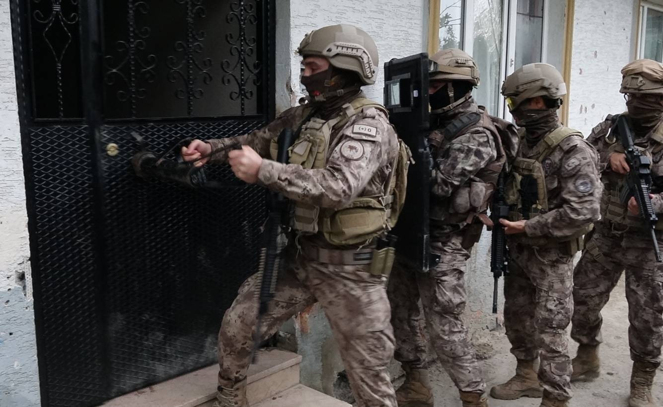 Nüfus müdürlüklerinde usulsüzlük operasyonu: 31 gözaltı