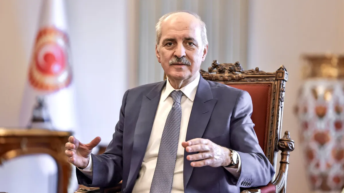 Numan Kurtulmuş: Yeni anayasa ve demokrasi vurgulu bayram mesajı