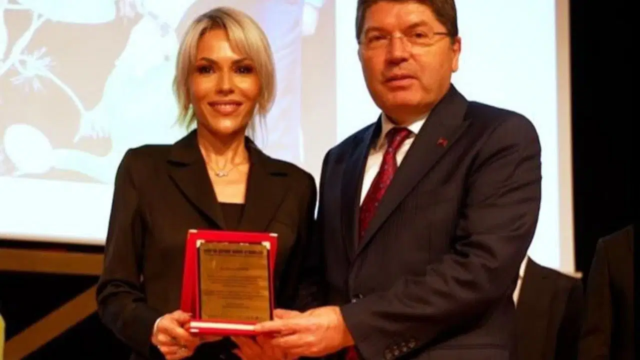 Ödüllü Nöro-Dilbilimci Derya Şahin: Beyin Dili Doğrudan Anlıyor