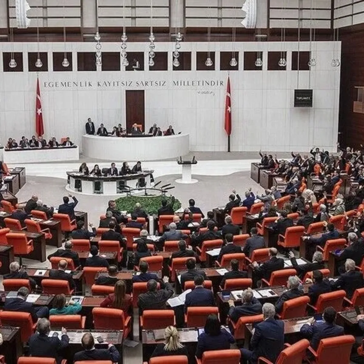 Öğrenci affı TBMM'de kabul edildi: Milyonlarca öğrenciyi ilgilendiren düzenleme yasalaştı
