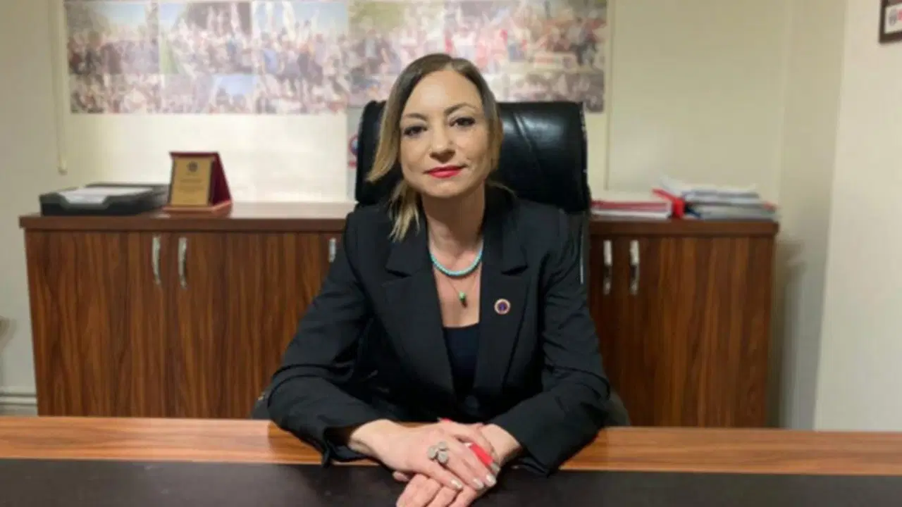 Öğretmene 'Okulda ölmek istemiyoruz' cezası: Yeliz Toy'a disiplin
