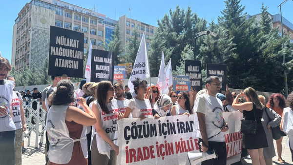 Öğretmenler Ankara'da eylemde: Bakan Tekin'e asgari ücret tepkisi