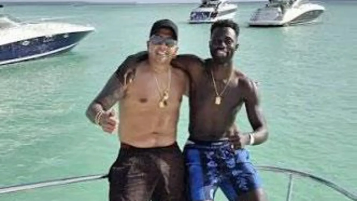 Okan Buruk'tan Davinson Sanchez'e jest: Tatil uzadı