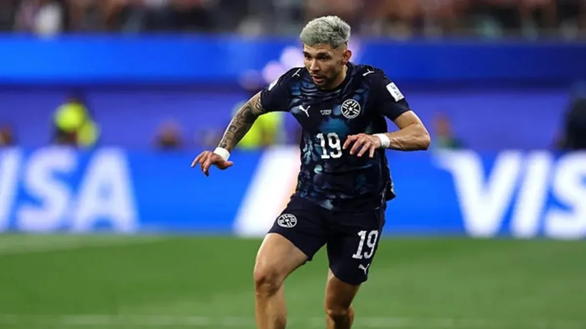Okan Buruk, Paraguaylı yıldız Julio Enciso'yu transfer listesine ekledi
