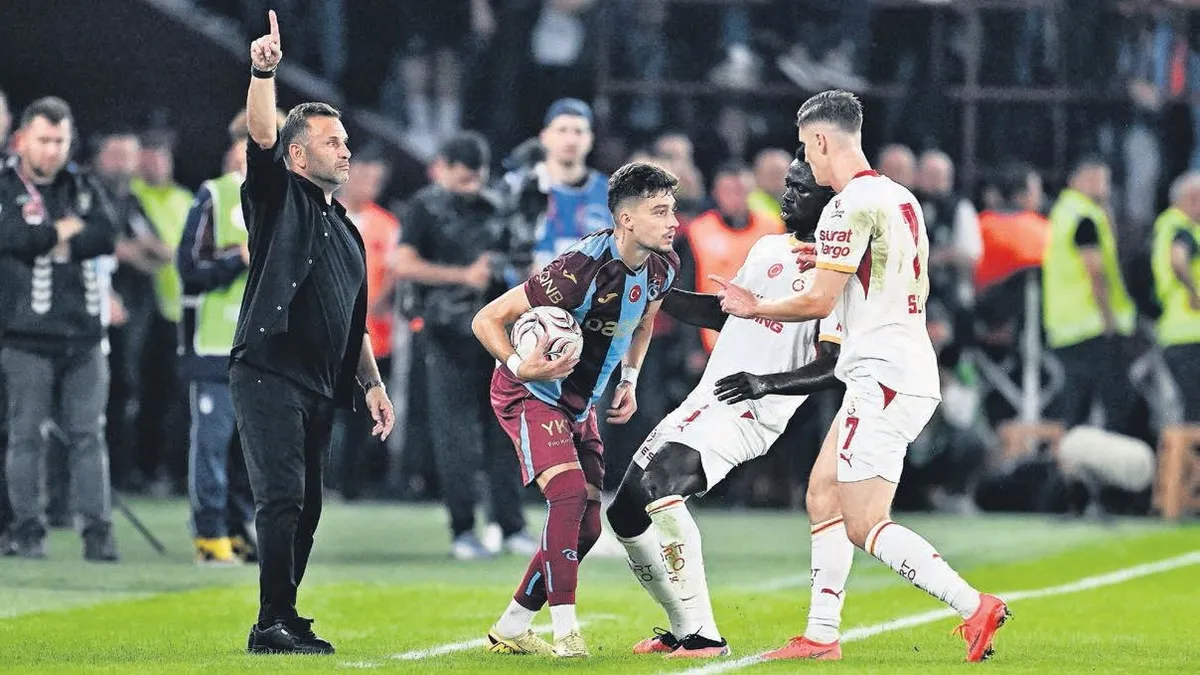 Okan Buruk'un Salah Analizi Tartışması: Yönetimden Eleştiriler
