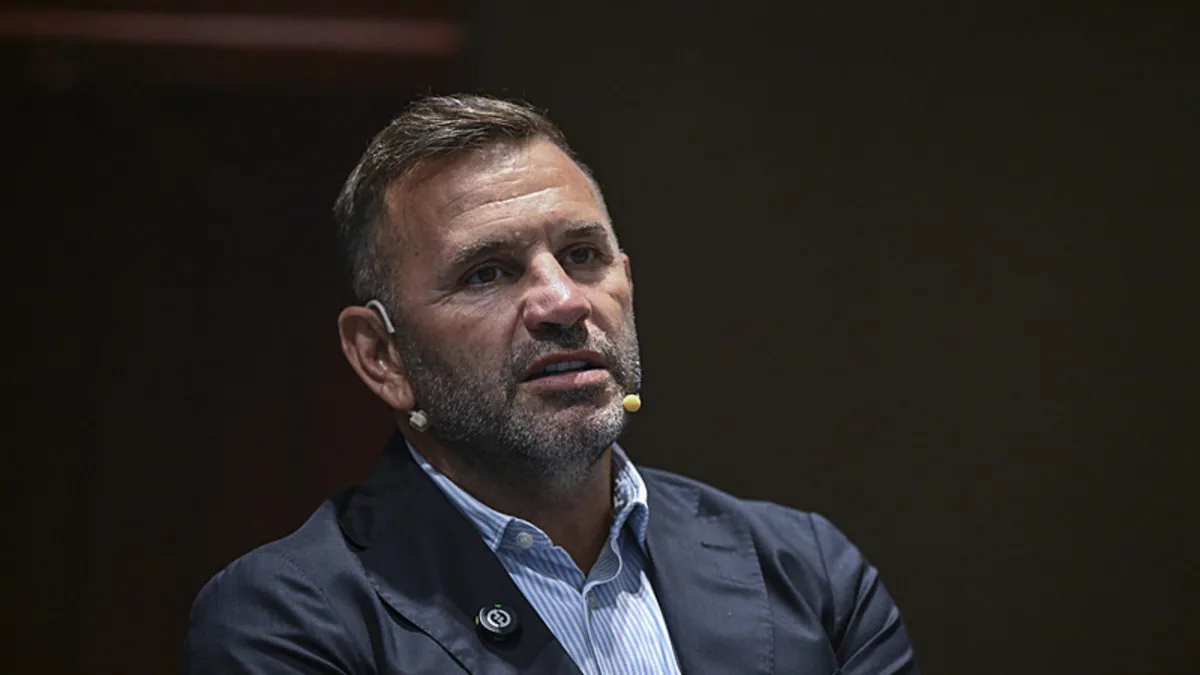 Okan Buruk'tan Yıldız Stoperine Ayrılık Şoku: Galatasaray'da Karar Değişti