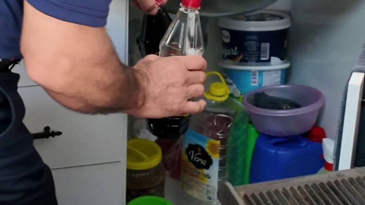 Okul Kantininde Gıda ve Deterjan Aynı Dolapta