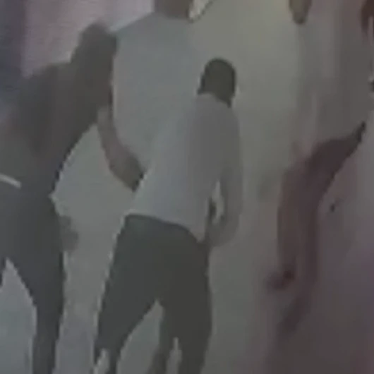 Okul Müdürü Heimlich Manevrasıyla Öğrenciyi Boğulmaktan Kurtardı