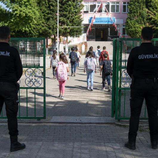Okullara 30 Bin Güvenlik Görevlisi: Yeni Dönemde Güvenlik Zirvesi