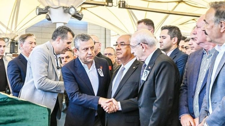 Olcay Baykal Ankara'da Toprağa Verildi