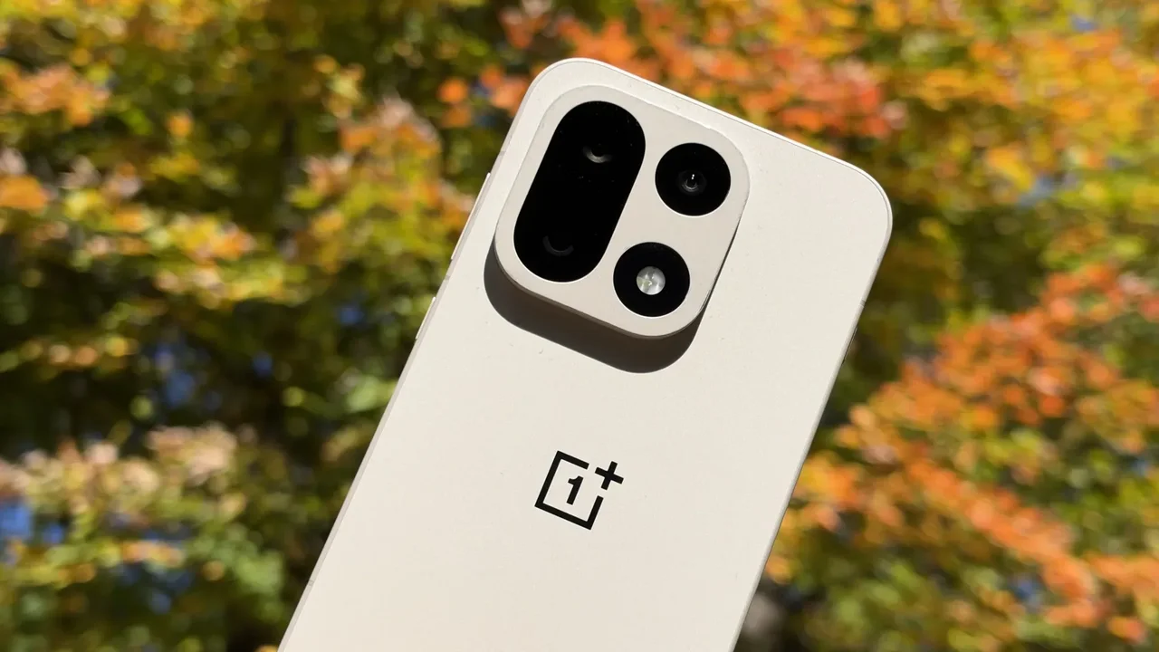 OnePlus 16 Satışa Çıktı: İlk Saatte 70 Bin Adet Sattı