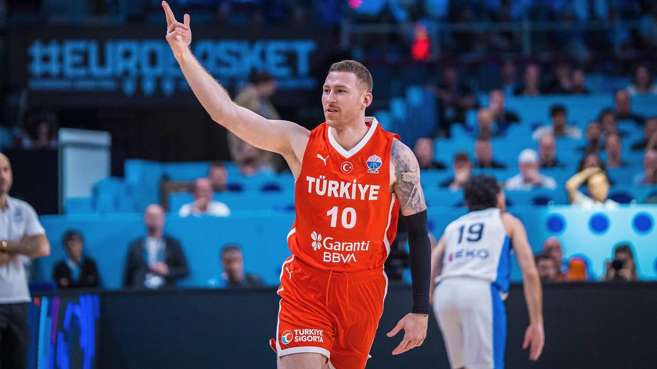 Onuralp Bitim sakatlandı, A Milli Basketbol Takımı kadrosundan çıkarıldı