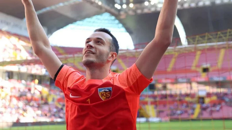Onurcan Piri, Kayserispor'dan Ayrıldığını Instagram'dan Duyurdu
