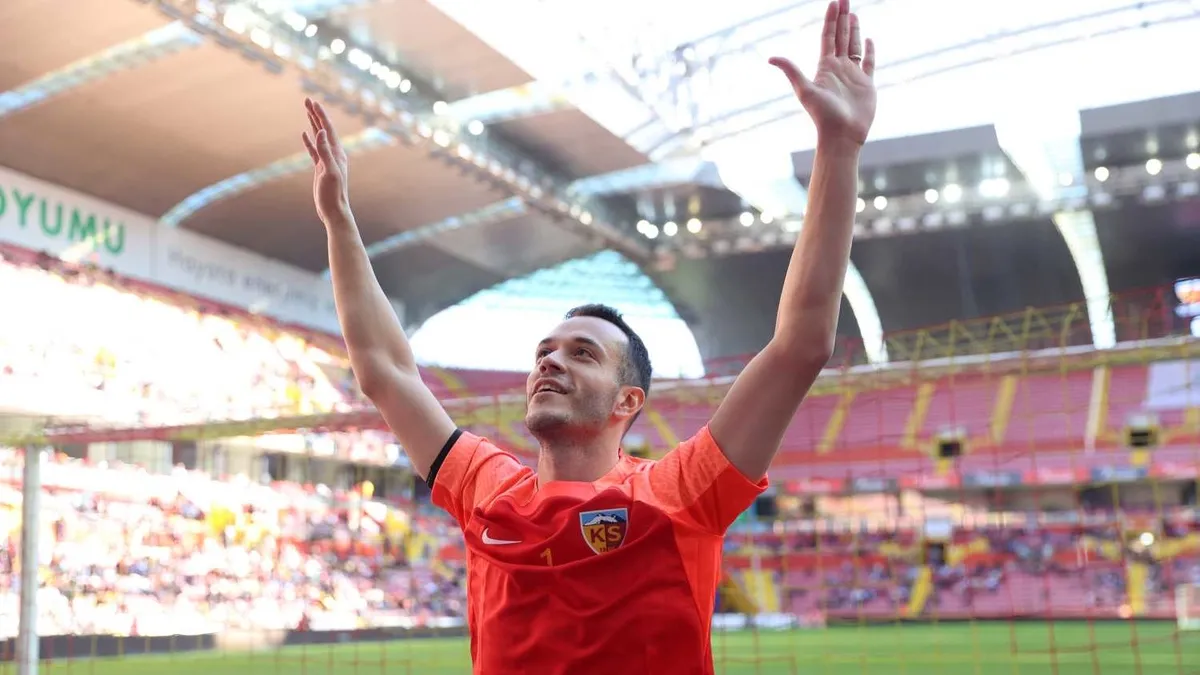 Onurcan Piri, Kayserispor'a veda etti: 'Güzel anılarla ayrılıyorum