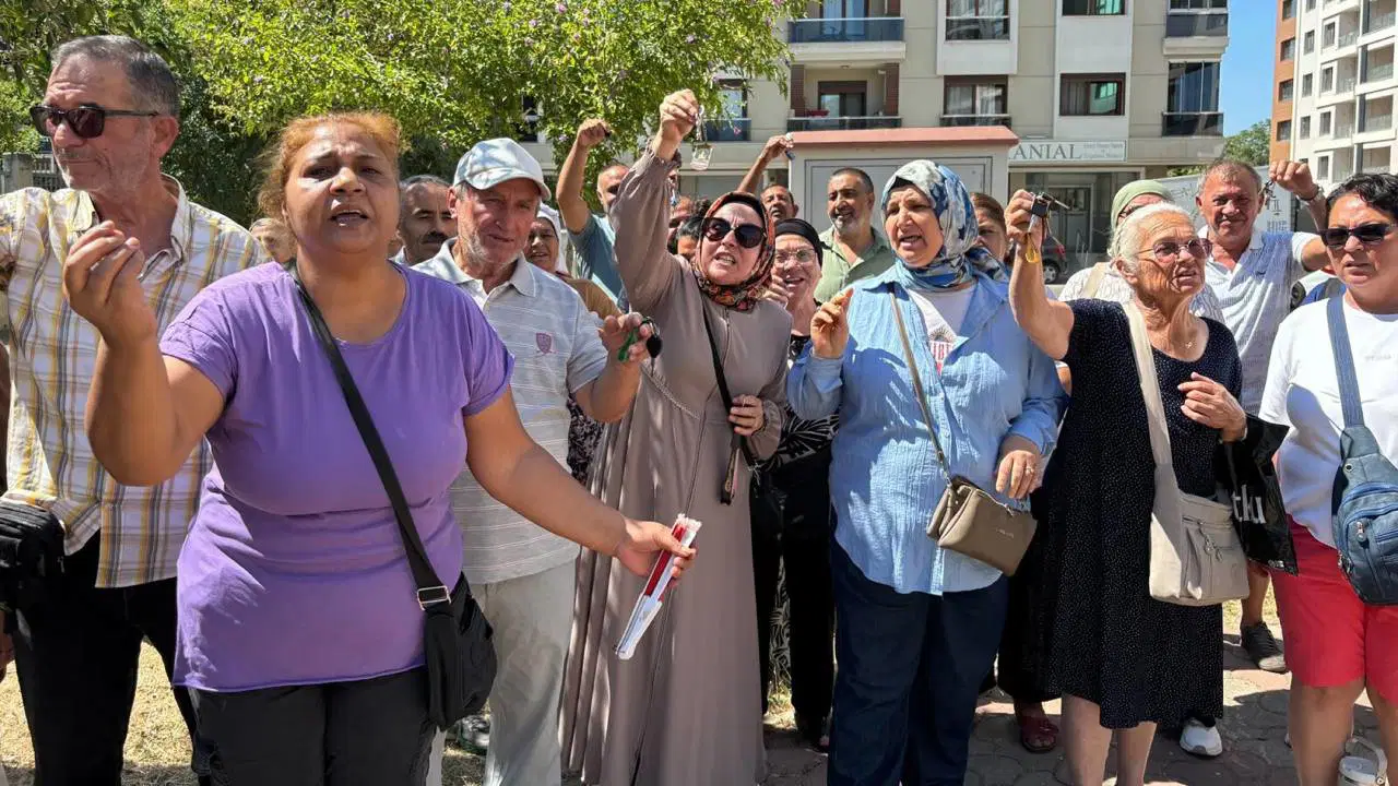 Örnekköy Kentsel Dönüşüm'de anahtarlı eylem: Hak sahipleri teslim bekliyor