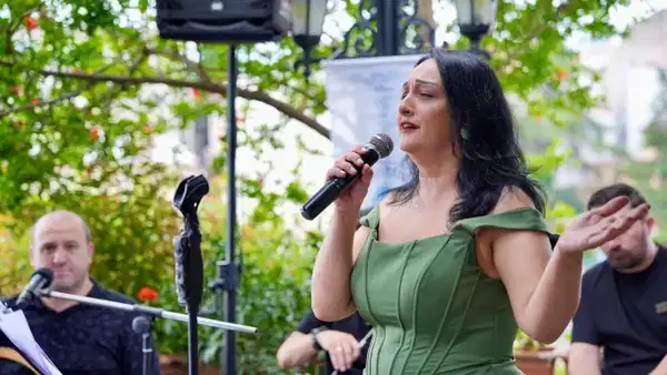 Ortahisar'da 'Annemin Sevdiği Şarkılar' ile Nostalji Rüzgarı