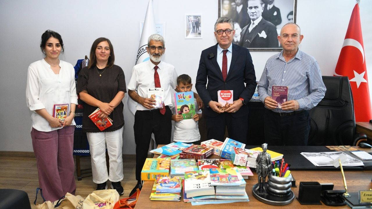 Ortahisar’da 'Bir Kitap, Bin Umut' Kampanyasına 500 Kitap Bağışlandı