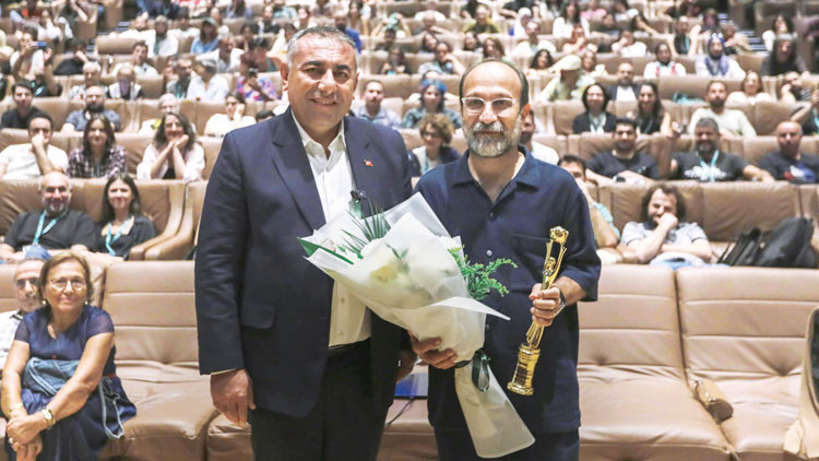 Oscar'lı yönetmen Asghar Farhadi Adana'da sinemaseverlerle buluştu