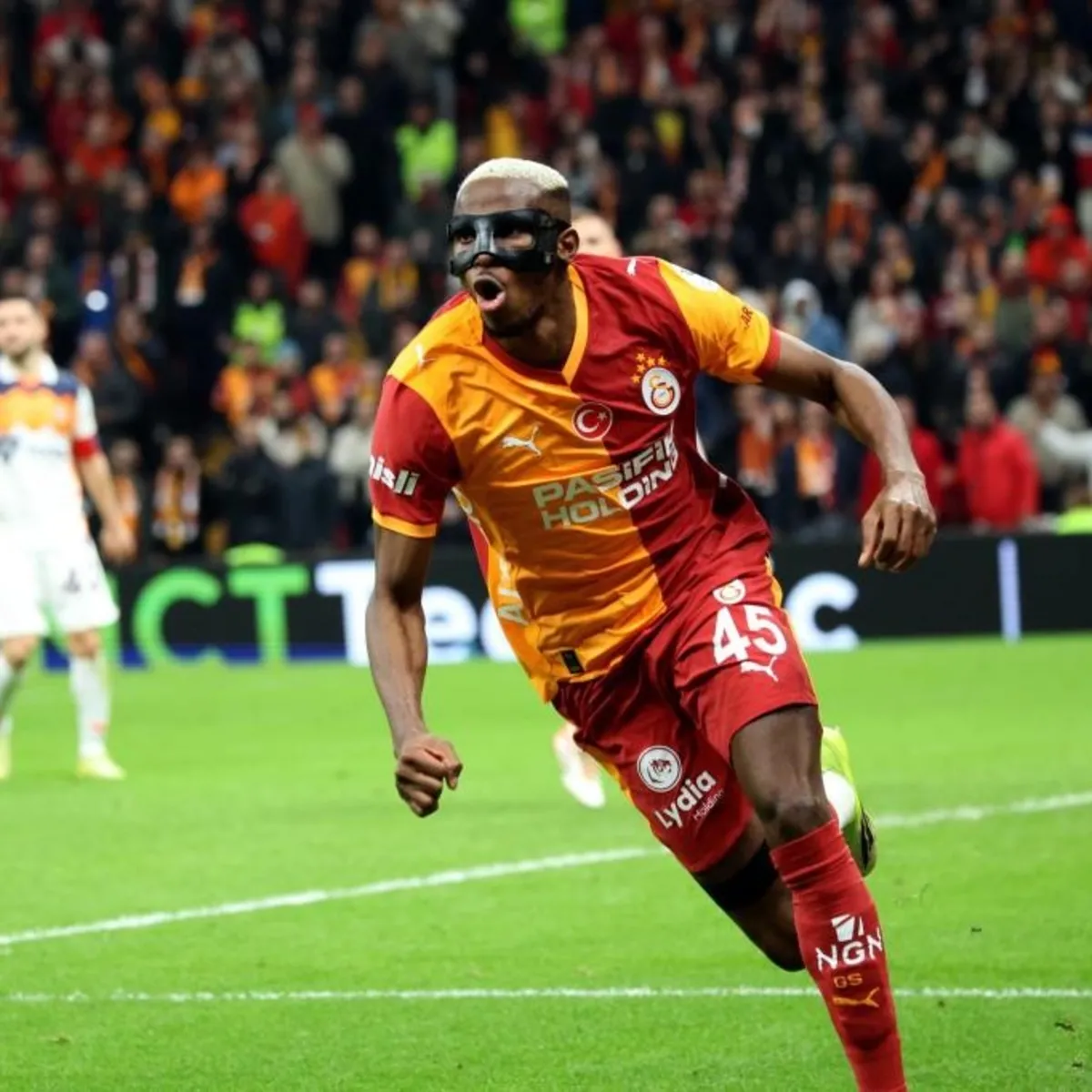Osimhen'den Galatasaray taraftarını yıkacak Muhtemelen kulüp değiştirecek
