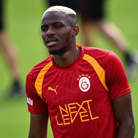 Osimhen'in Galatasaray'dan Ayrılığı Fenerbahçe'ye Bağlı: O Transfer Gerçekleşirse