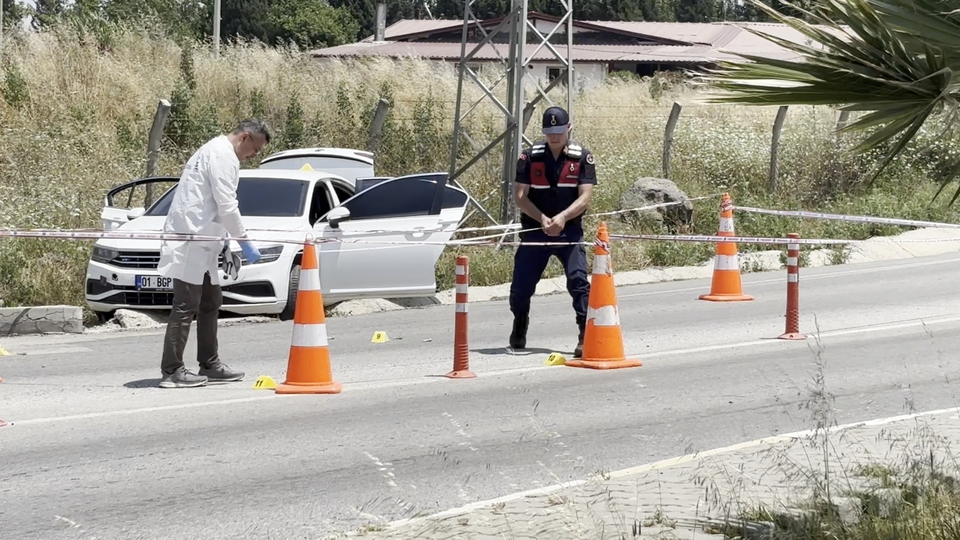 Osmaniye Cezaevi önünde silahlı saldırı: 2 yaralı