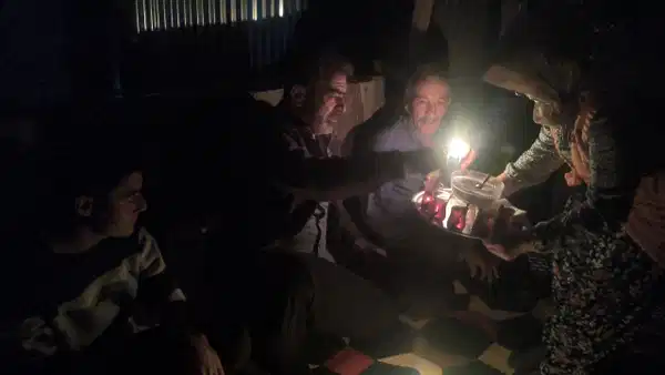 Osmaniye'de 21. Yüzyılda Elektriksiz Yaşam: Mum Işığında Hayvancılık