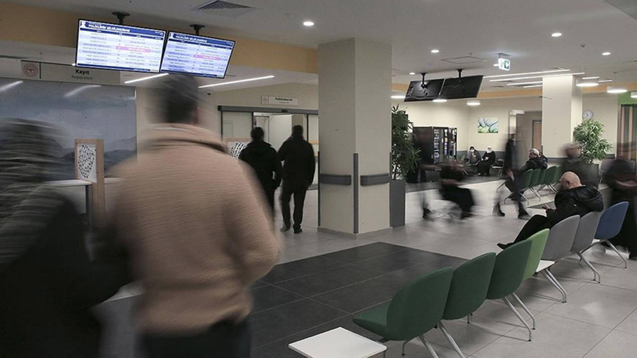 Osmaniye'de Hastane Randevu Krizi: Hamile Kadın 2,5 Aydır Kontrole Gidemiyor