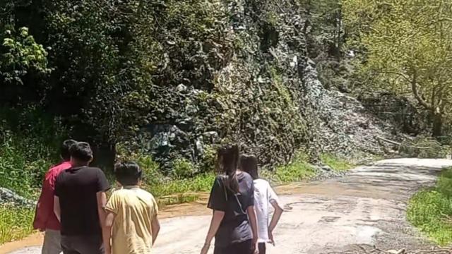 Osmaniye'de heyelan karayolunu kapattı: Yayla yolu trafiğe kapanınca ulaşım felç oldu