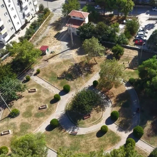 Osmaniye'de mezarlık parkı tartışması: Mahalle sakinleri modern park istiyor
