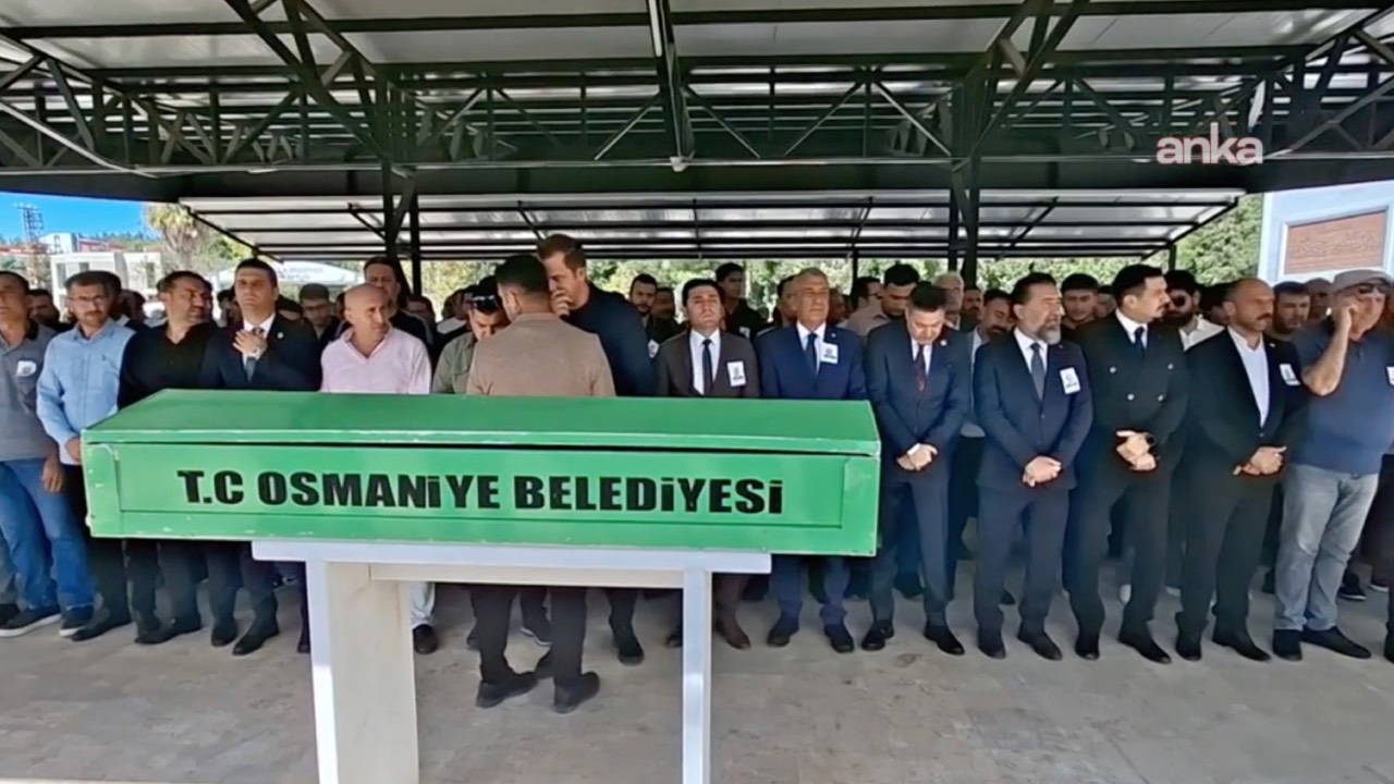 Osmaniye'de Okulda Saldırıya Uğrayan Öğretmen Son Yolculuğuna Uğurlandı
