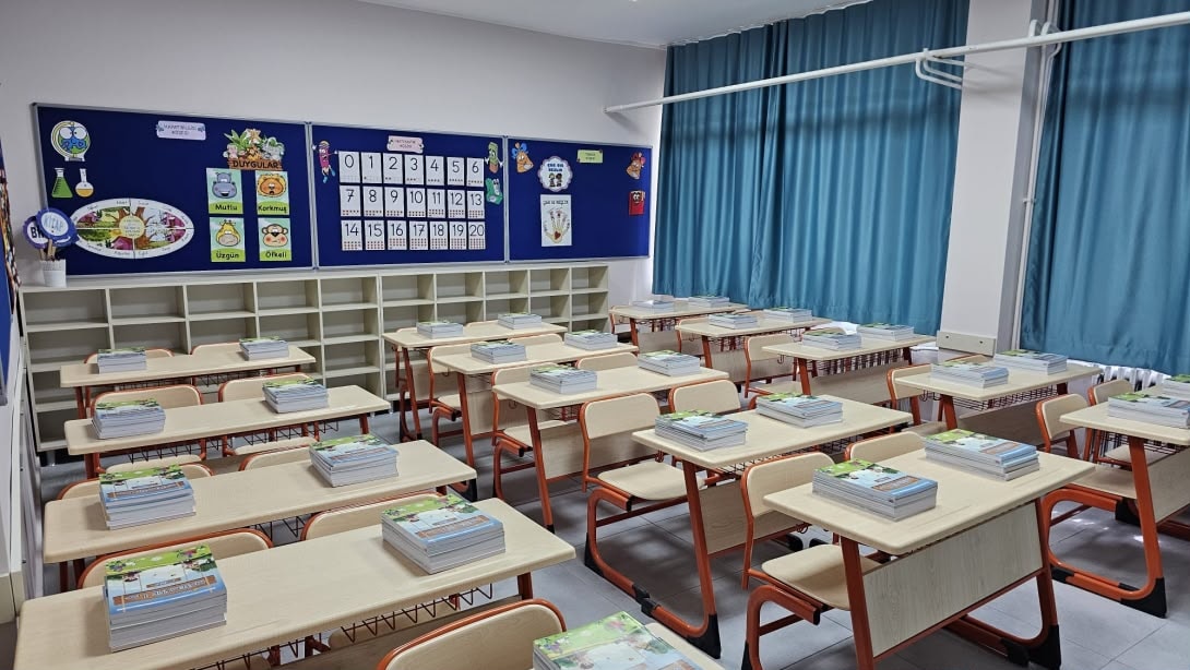 Osmaniye'de Okullarda Kitap Krizi: Öğrenciler Kitapsız, Eğitim Aksıyor