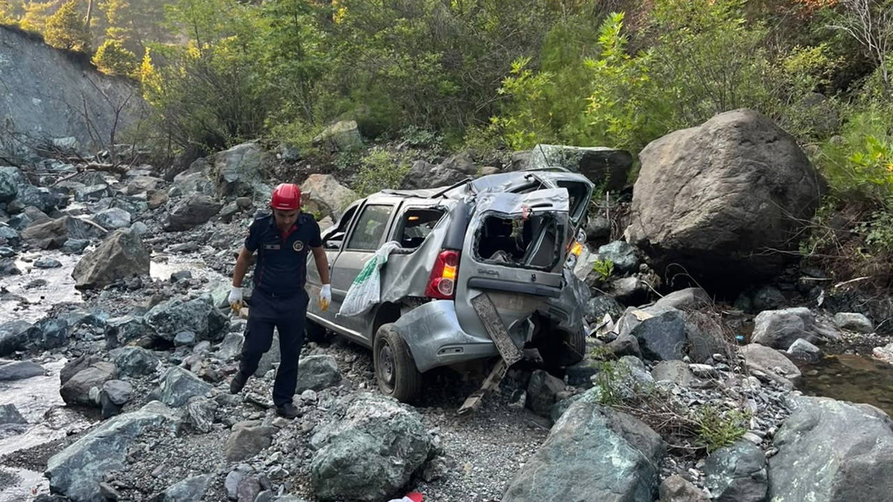 Osmaniye'de Otomobil 50 Metreden Dereye Uçtu: 1 Ölü