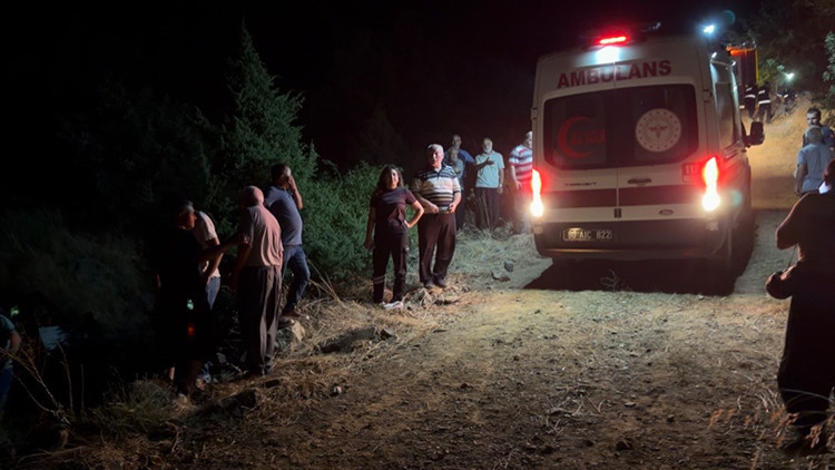 Osmaniye'de traktör şarampole devrildi: Karı koca hayatını kaybetti