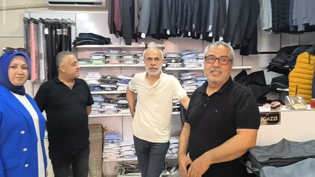 Osmaniyeli depremzede esnaf konteyner çarşıda 19 aydır yeni dükkan bekliyor