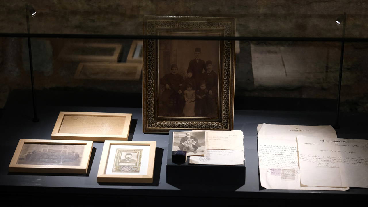 Osmanlı aile arşivi 'Kalbin Mührü' sergisiyle ziyarete açıldı