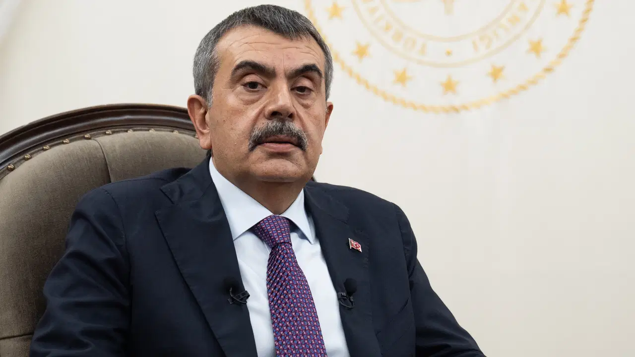 Cumhuriyet ve Osmanlı'yı barıştırmak: Yusuf Tekin'den yeni eğitim hamlesi