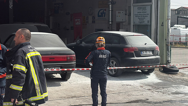 Oto LPG Servisinde Patlama: 5 Yaralı