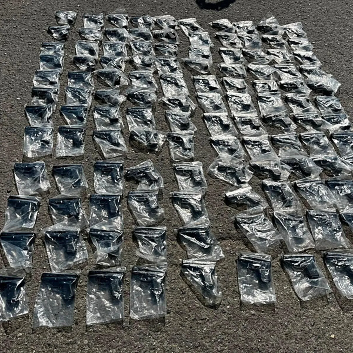 Otobüs değil cephanelik! İstanbul'da durduruldu, görenler şoke oldu