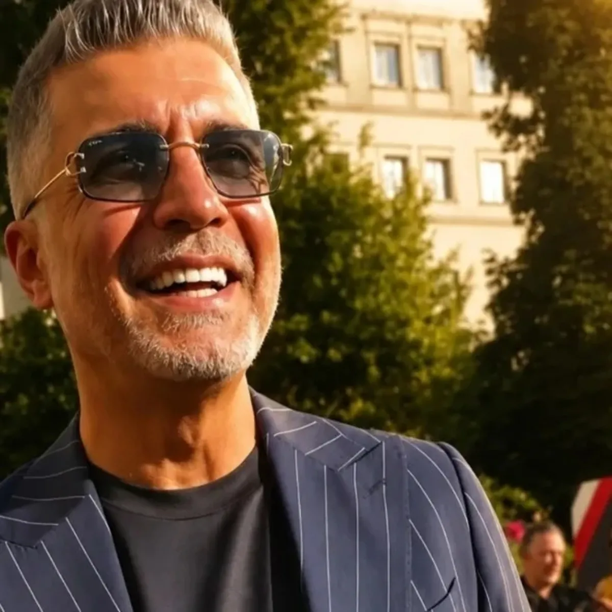 Özcan Deniz oğlu Kuzey'in mezuniyetinde gözyaşlarını tutamadı