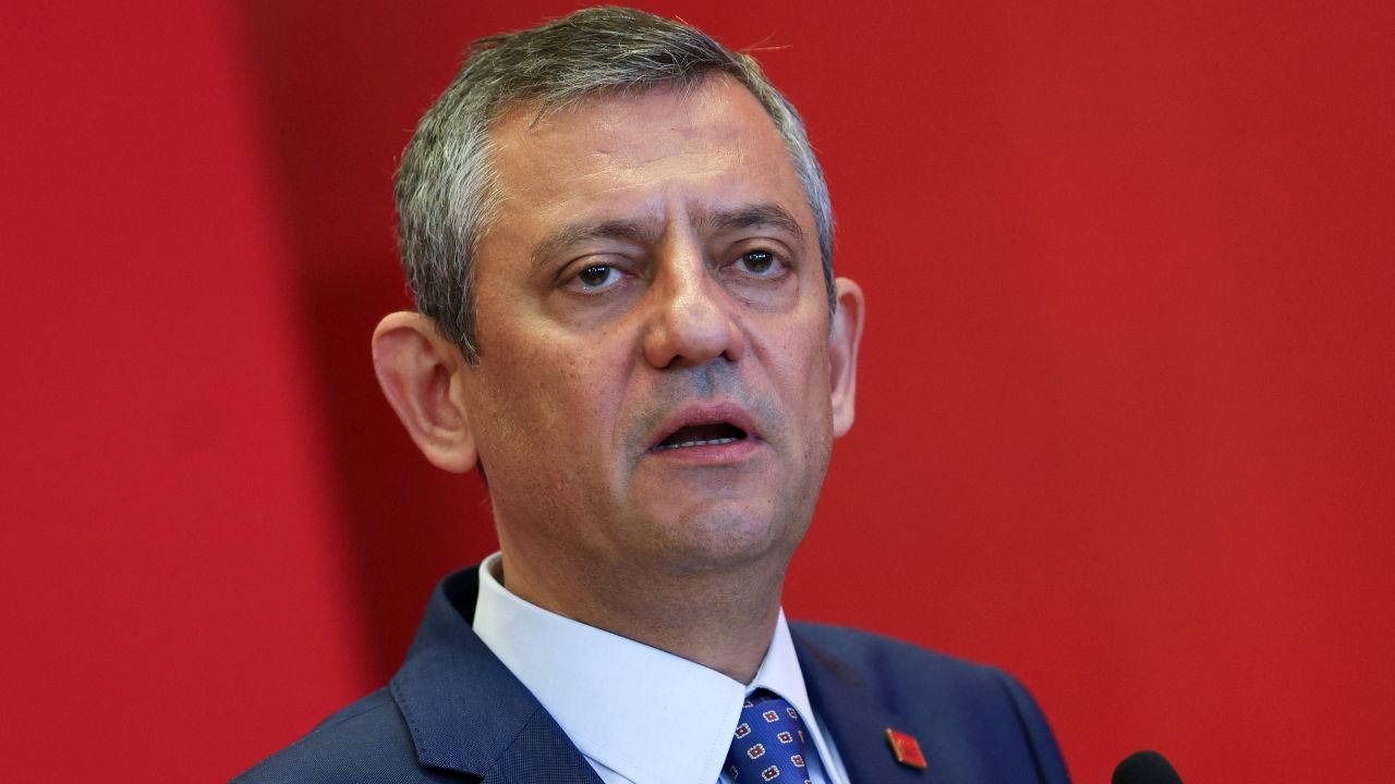 Özel'den Gökçek Soruşturmasına Sert Eleştiri: 'Kayıkçı Kavgası' İddiası